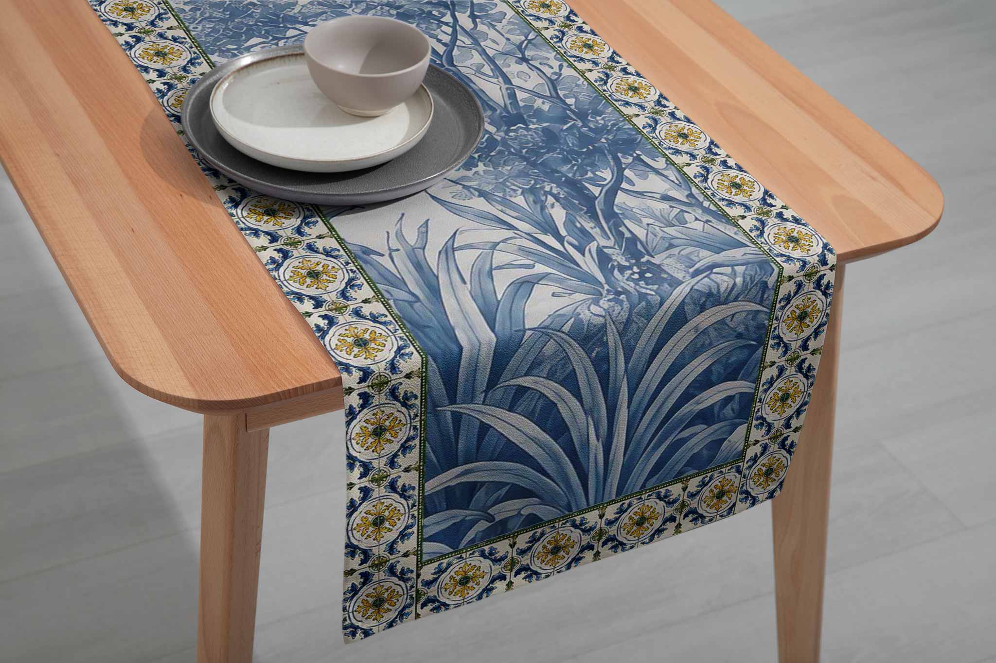 Porto | Table Runner