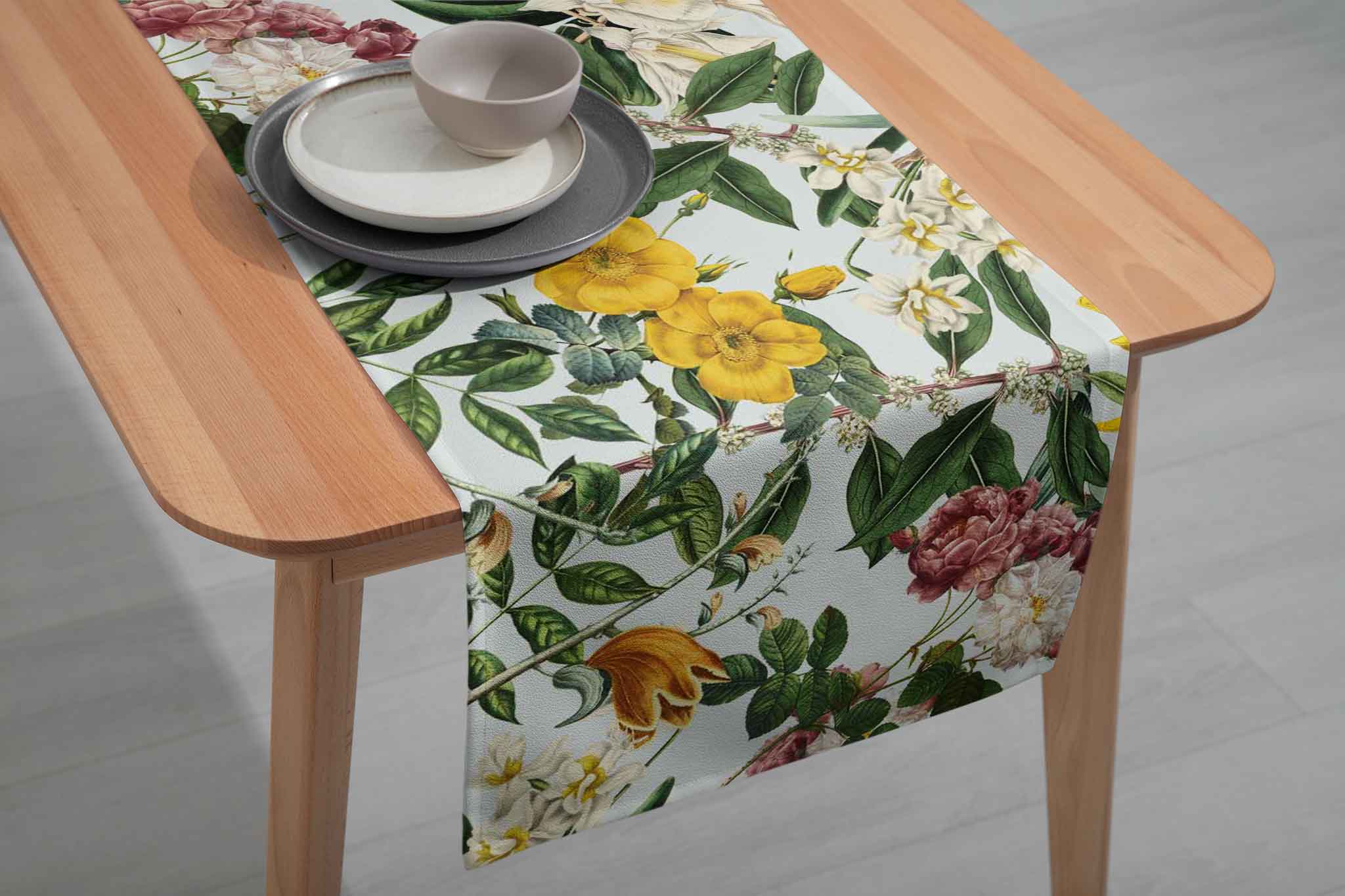 Shes No Wallflower | Table Runner