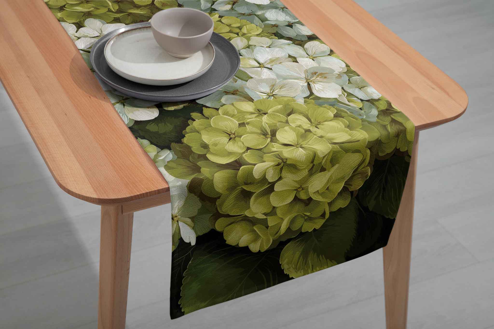 Summerhouse | Table Runner